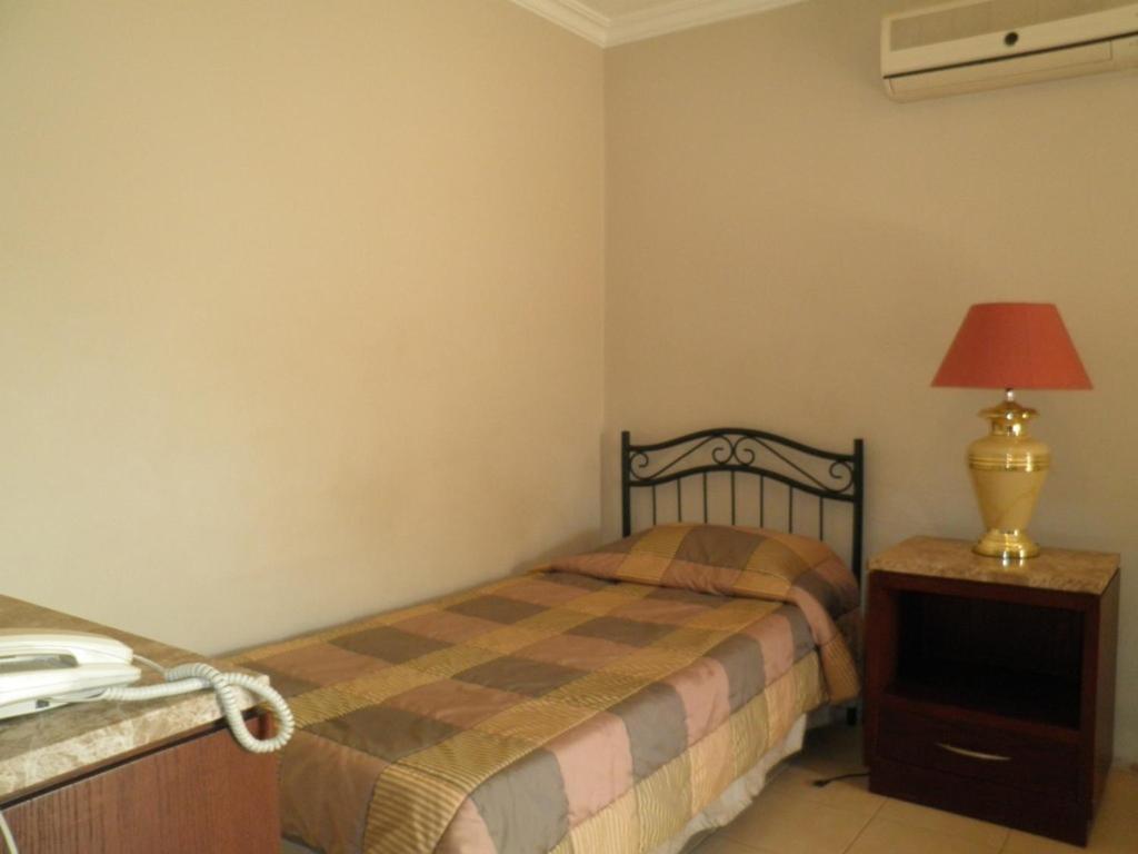Granada Suites Hotel عمان الغرفة الصورة