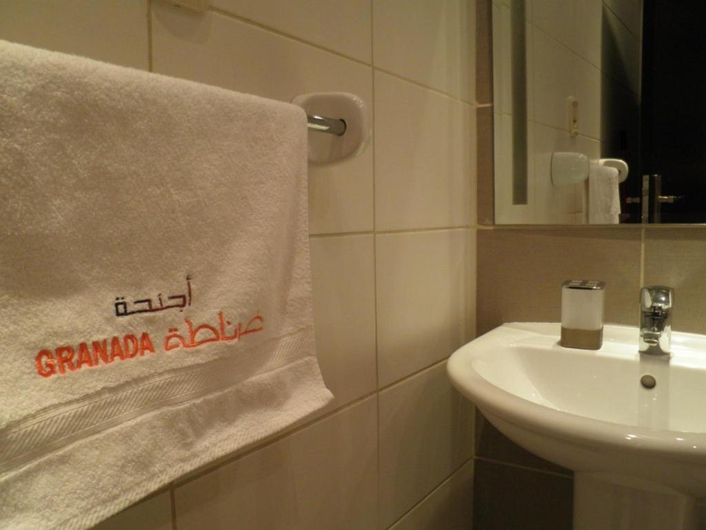 Granada Suites Hotel عمان الغرفة الصورة